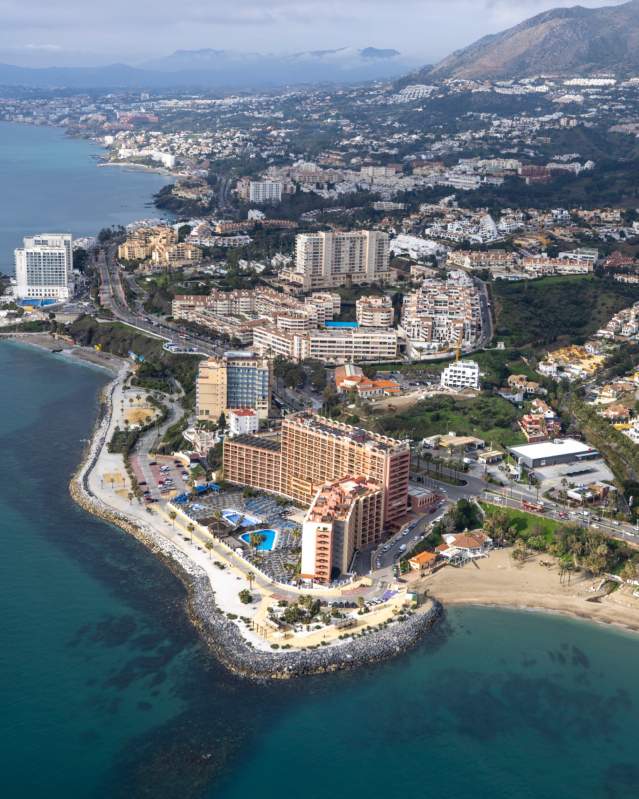 How to get to Benalmádena