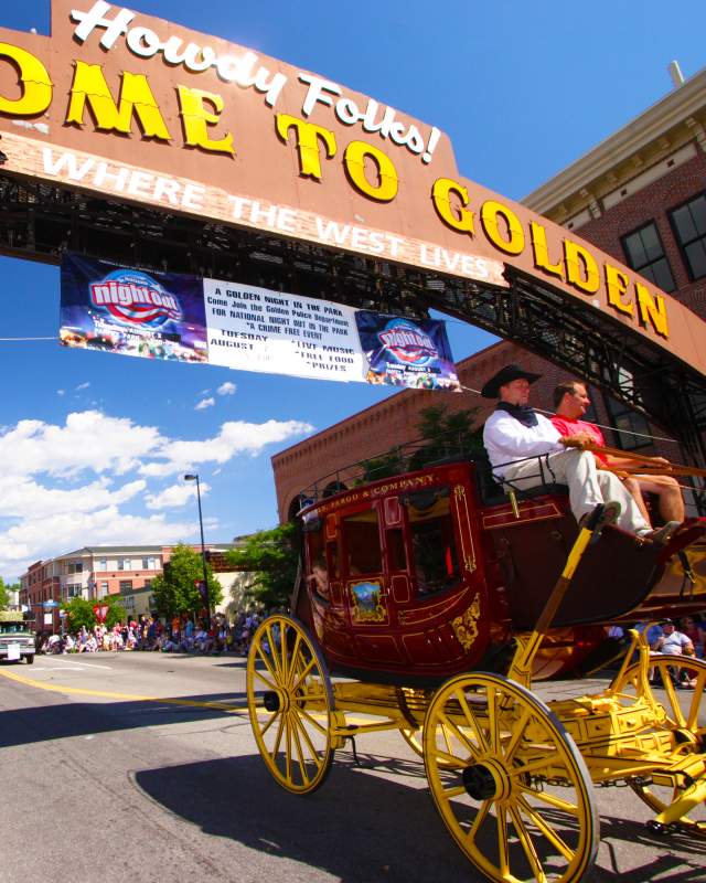 Buffalo Bill Days Parade under "welcome to golden" arch