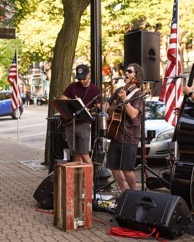 Street Performer Series Band