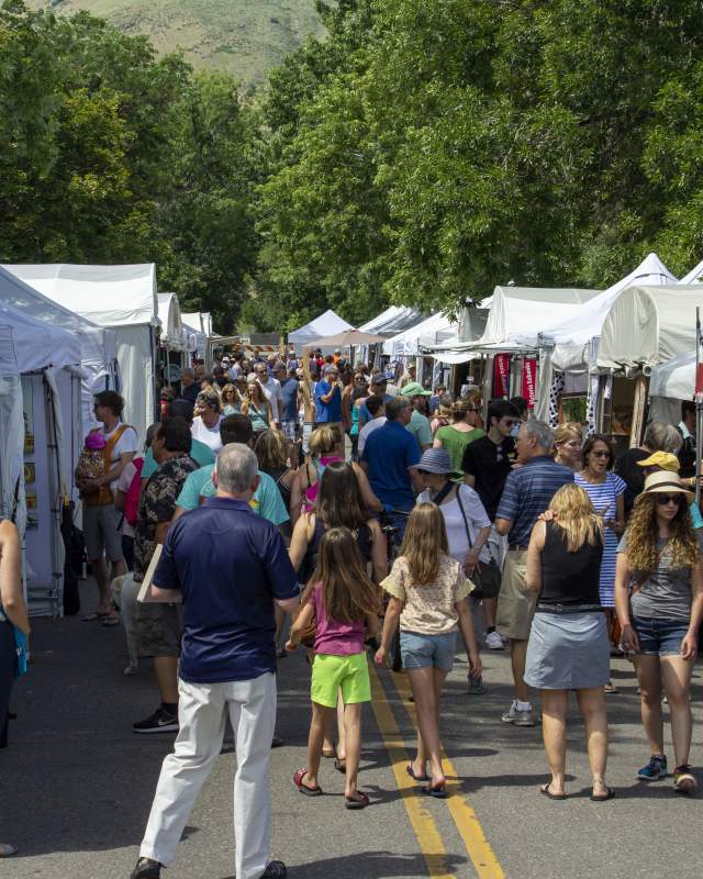 Crowds Gather for De Beers' Community Fairs