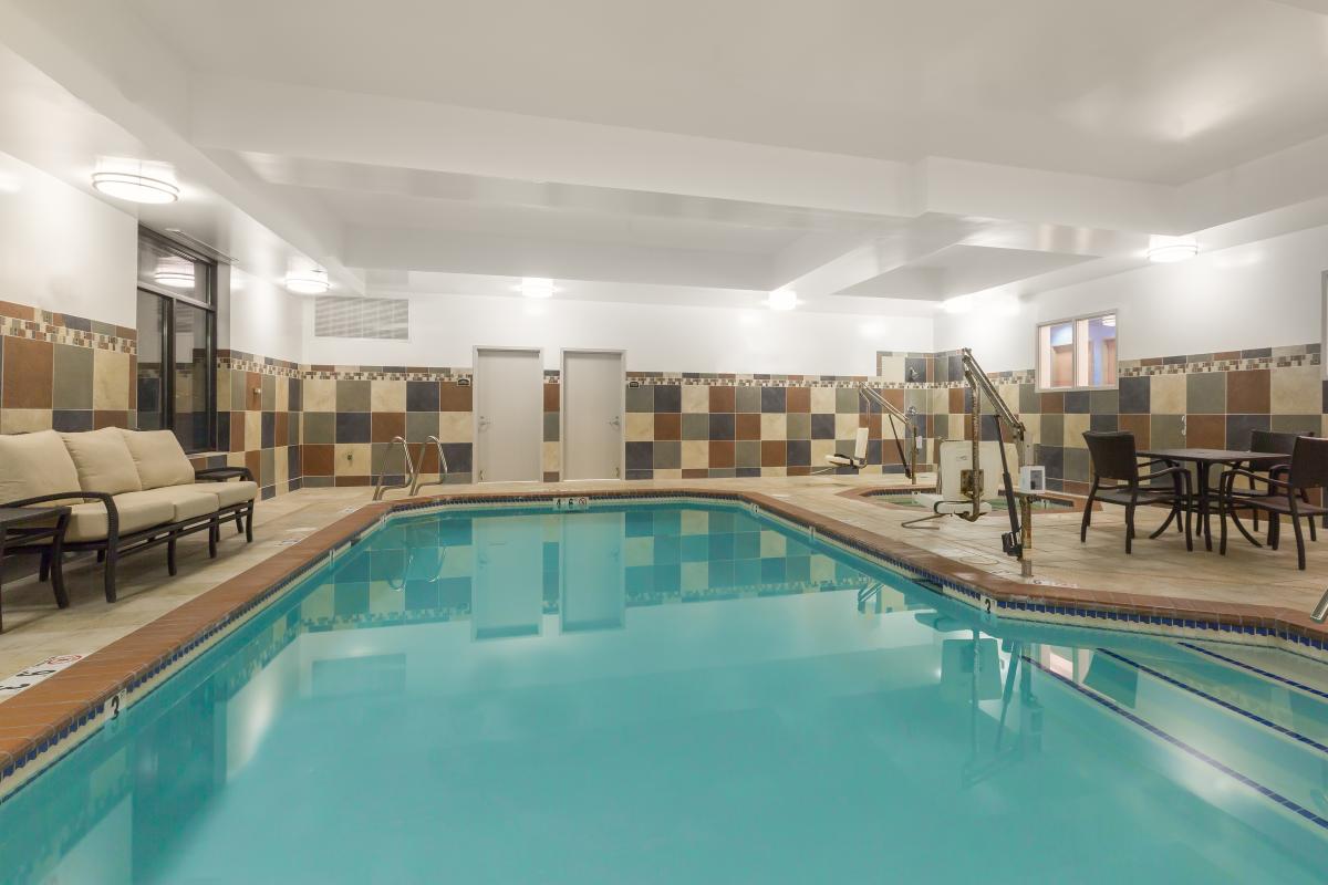 Holiday Inn Express Eugene Swimming Pool
