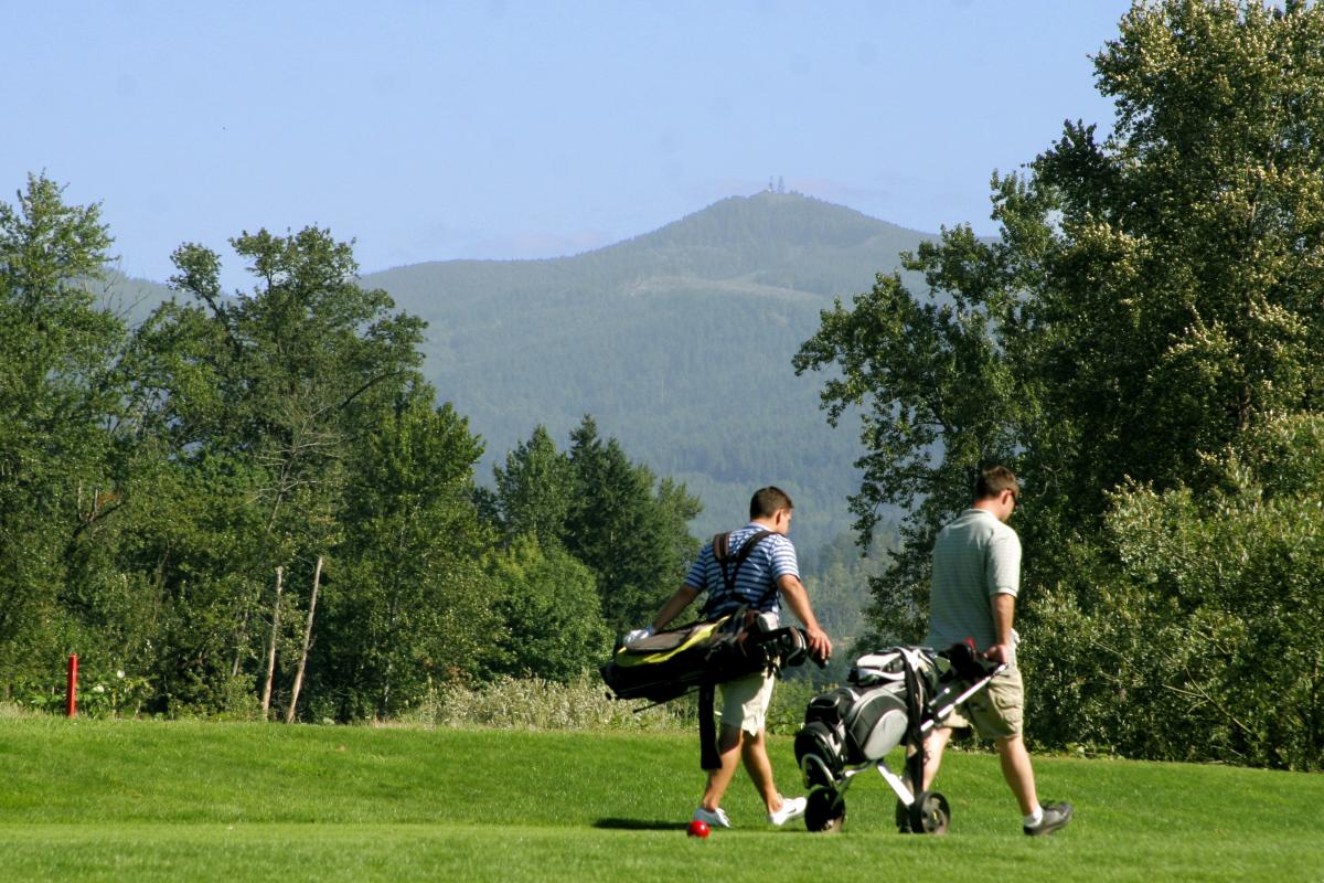 Emerald Valley Golf Club by Julia Carr