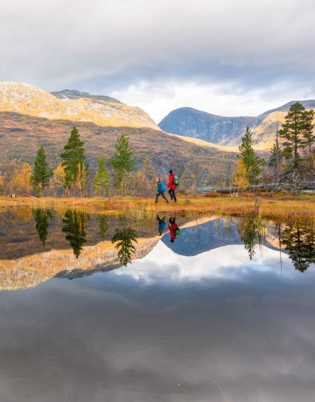 Hiking in Vettismorki, Årdal