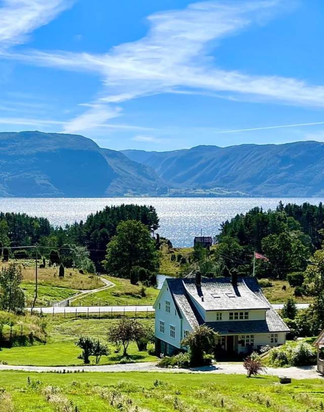 Alværn Gard, Lavik Høyanger