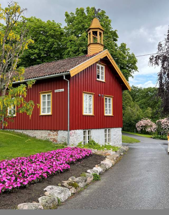 Barn på tur til Dømmesmoen i Grimstad