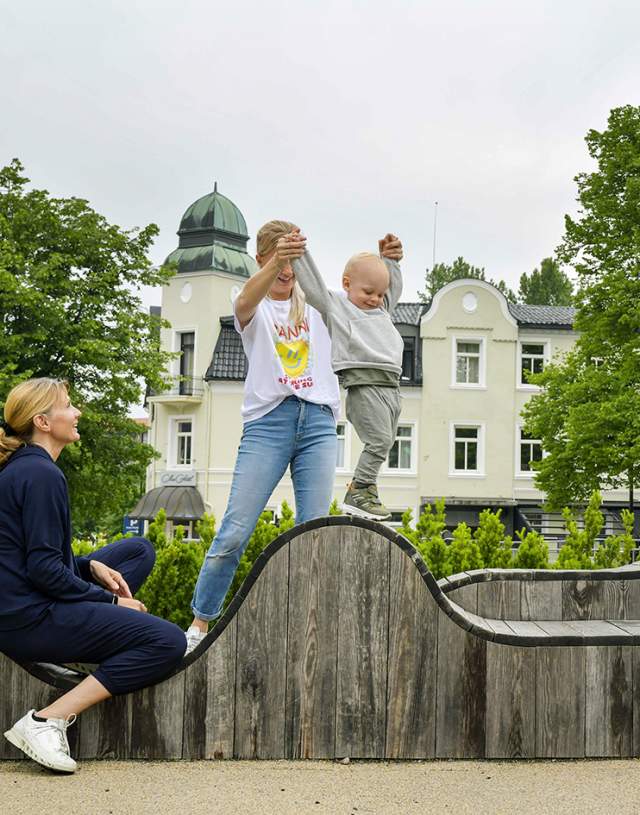 Lek på lekeplassen i Moss