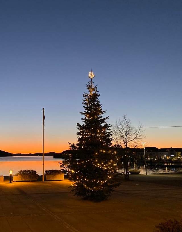 Juletre på Farsund torv