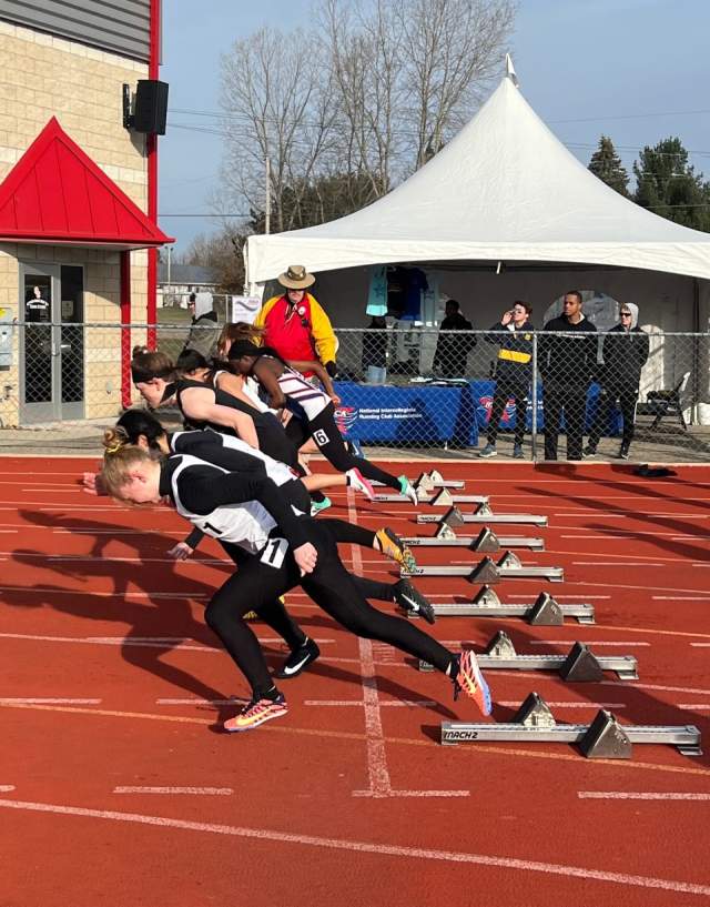 Runners coming off the blocks