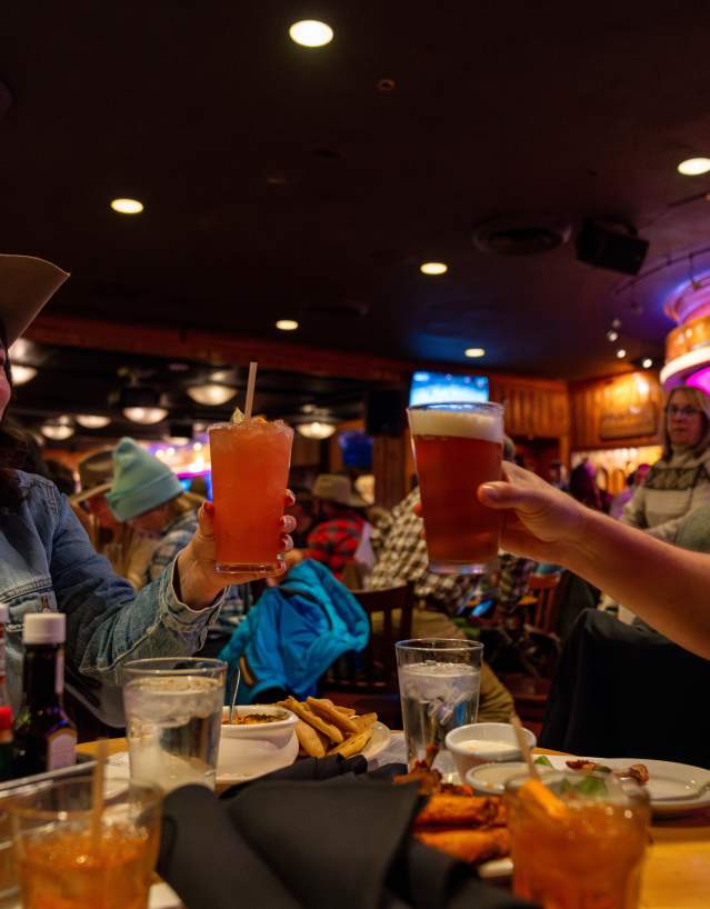 Fuel Your Winter Adventures with Authentic Western Flavor
Nothing hits quite like a warm, fireside meal after a full day on the mountain. From local craft breweries and award-winning distilleries to farm-to-table bison burgers and cozy mountain-town bistros, Wyoming’s winter food scene is built to satisfy your post-trail hunger. Swap stories, warm up, and savor the true spirit of the West. Ready to taste the journey? Discover local dining spots and start planning your flavorful winter getaway with Travel Wyoming today.