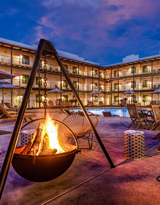 Texican Court Hotel Courtyard