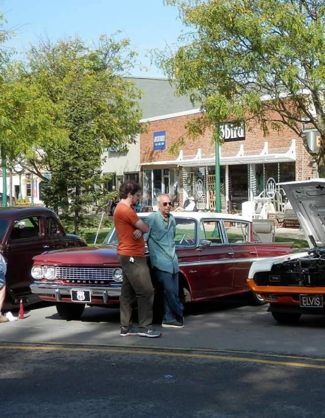 Car show at Dexter Apple Daze
