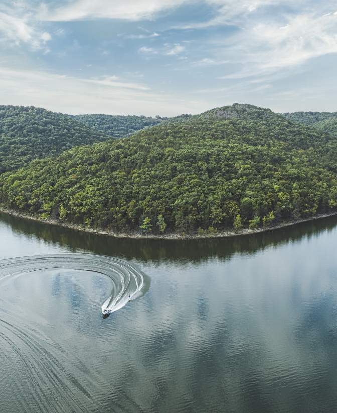 Lake_Scenic_Outdoors_Summer_Spring_Boat
