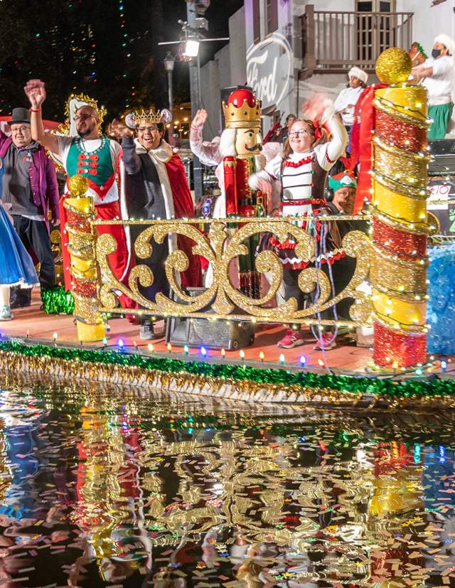 Ford Holiday River Parade