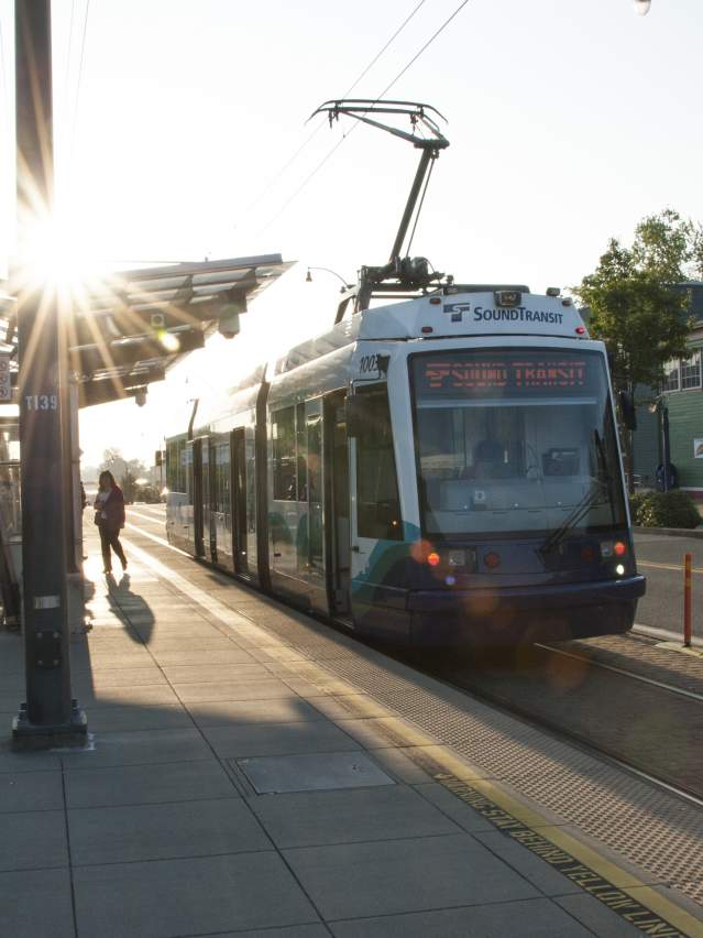 Link Light Rail at Courthouse Square