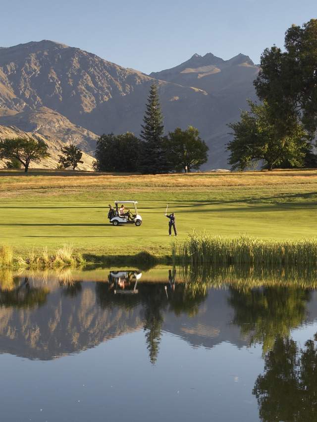 Golfer playing at Millbrook Resort