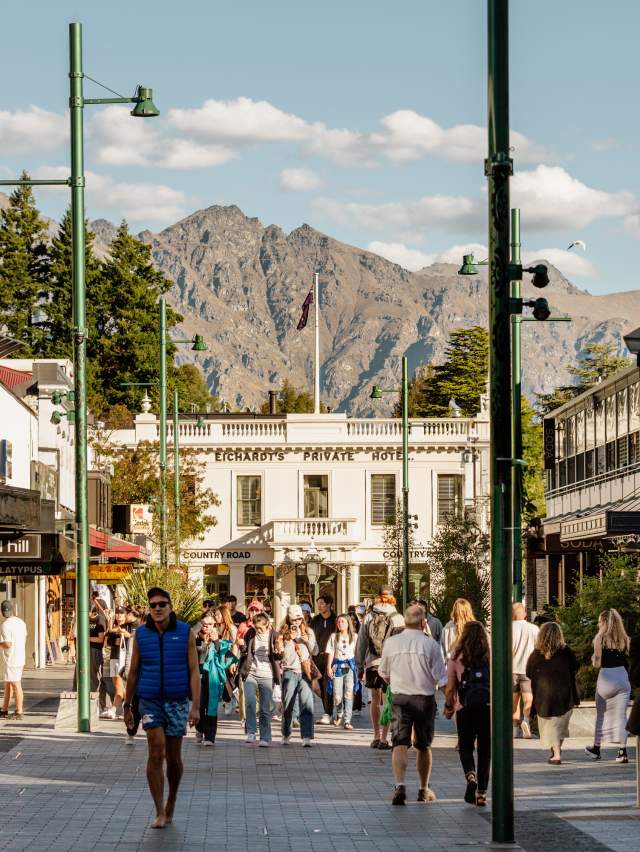 Queenstowns streets with mountains in the background