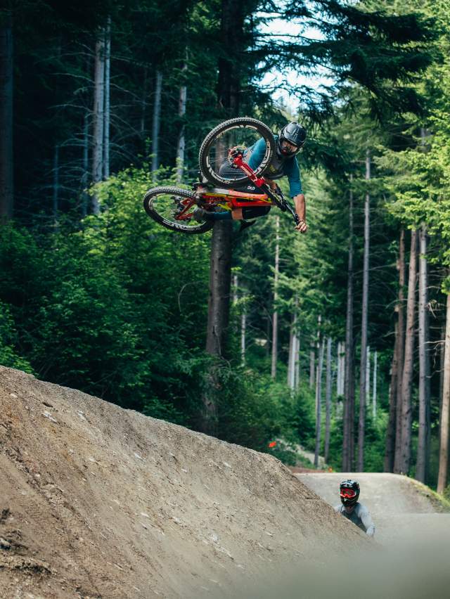 Joel Tunbridge, Conor Macfarlane & Shania Rawson, Skyline Bike Park