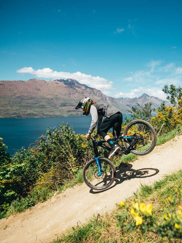 riders Joel Tunbridge, Conor Macfarlane and Shania Rawson, Ben Lomond Trails