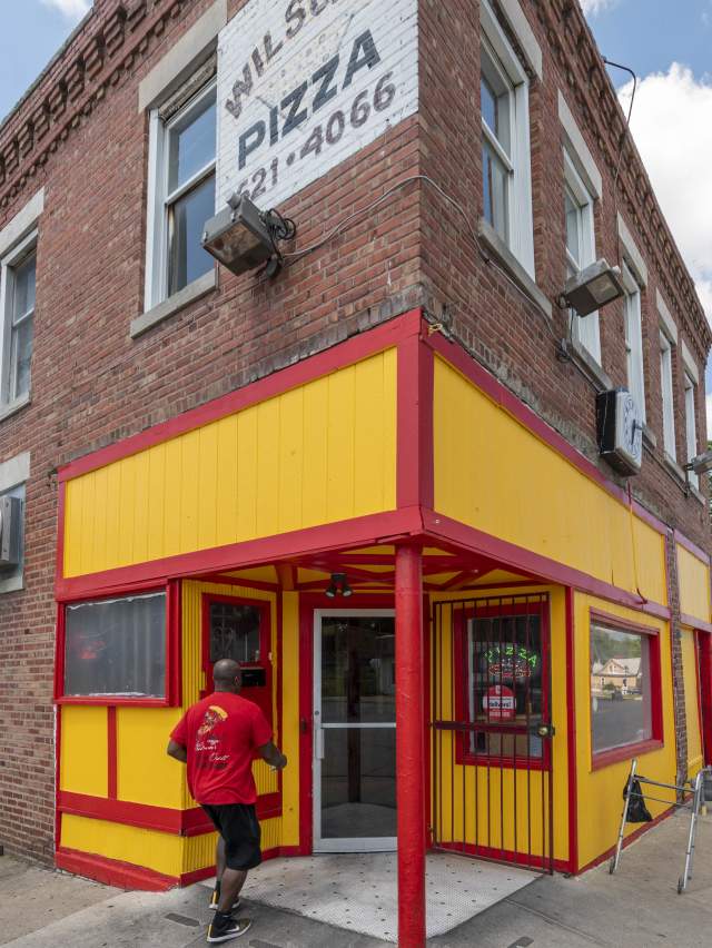 Wilsons Pizza Exterior