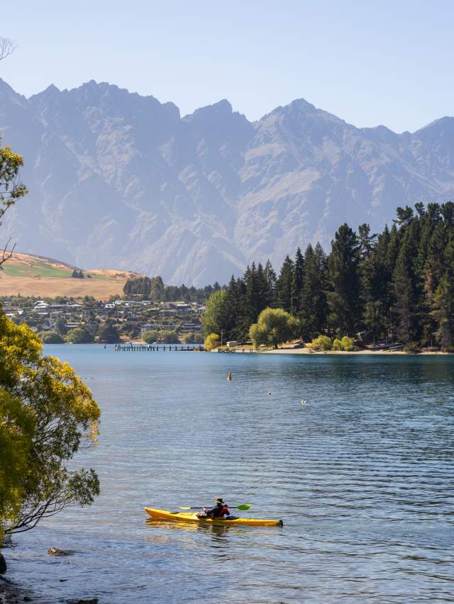 Queenstown Scenic from the Lakefront