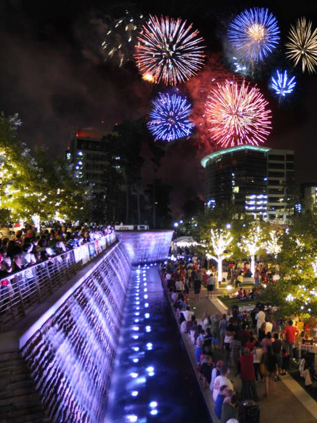 Fourth Of July The Woodlands Texas Official Guide To Stay Shop Dine In Woodlands Texas