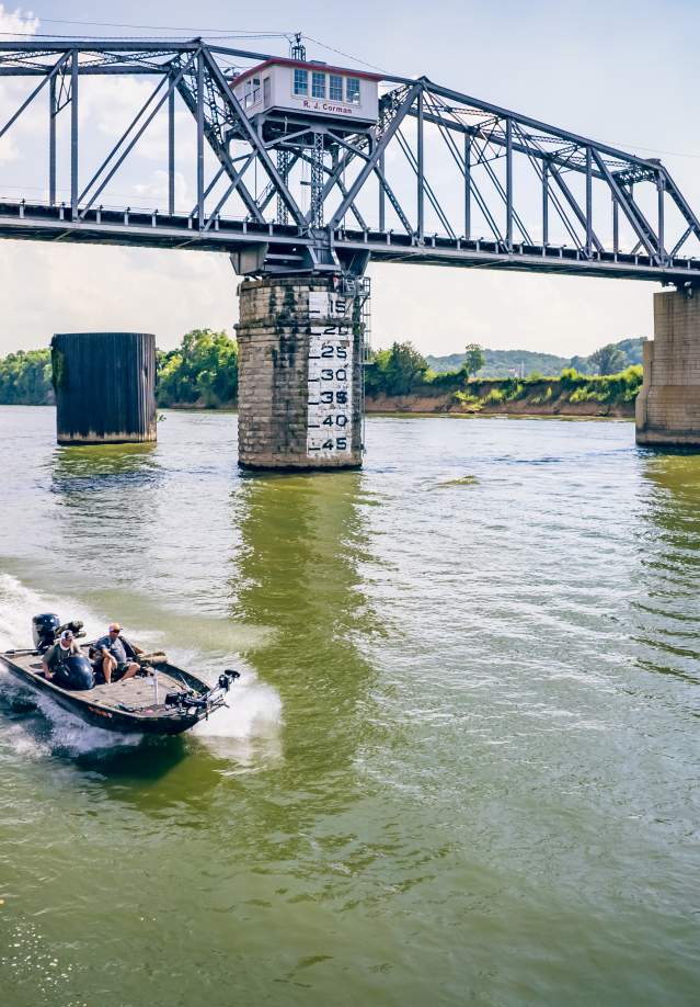 boat on the cumberland river