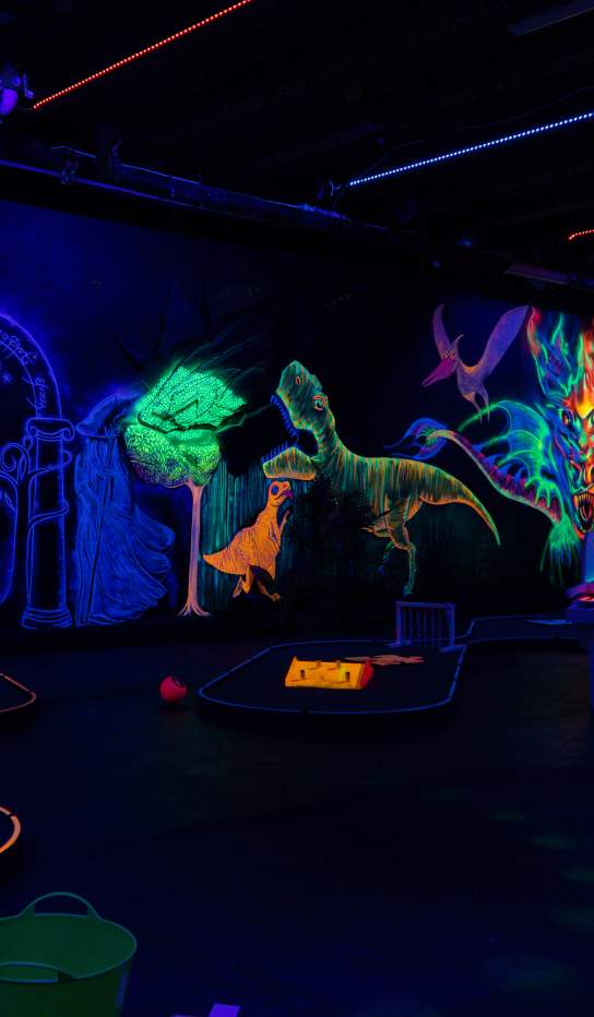 Putt n Glow, glow in the dark indoor mini golf