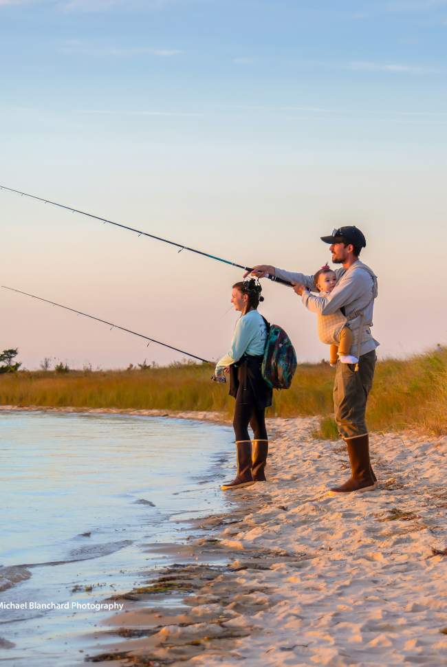 Derby couple fishing & lighthouse