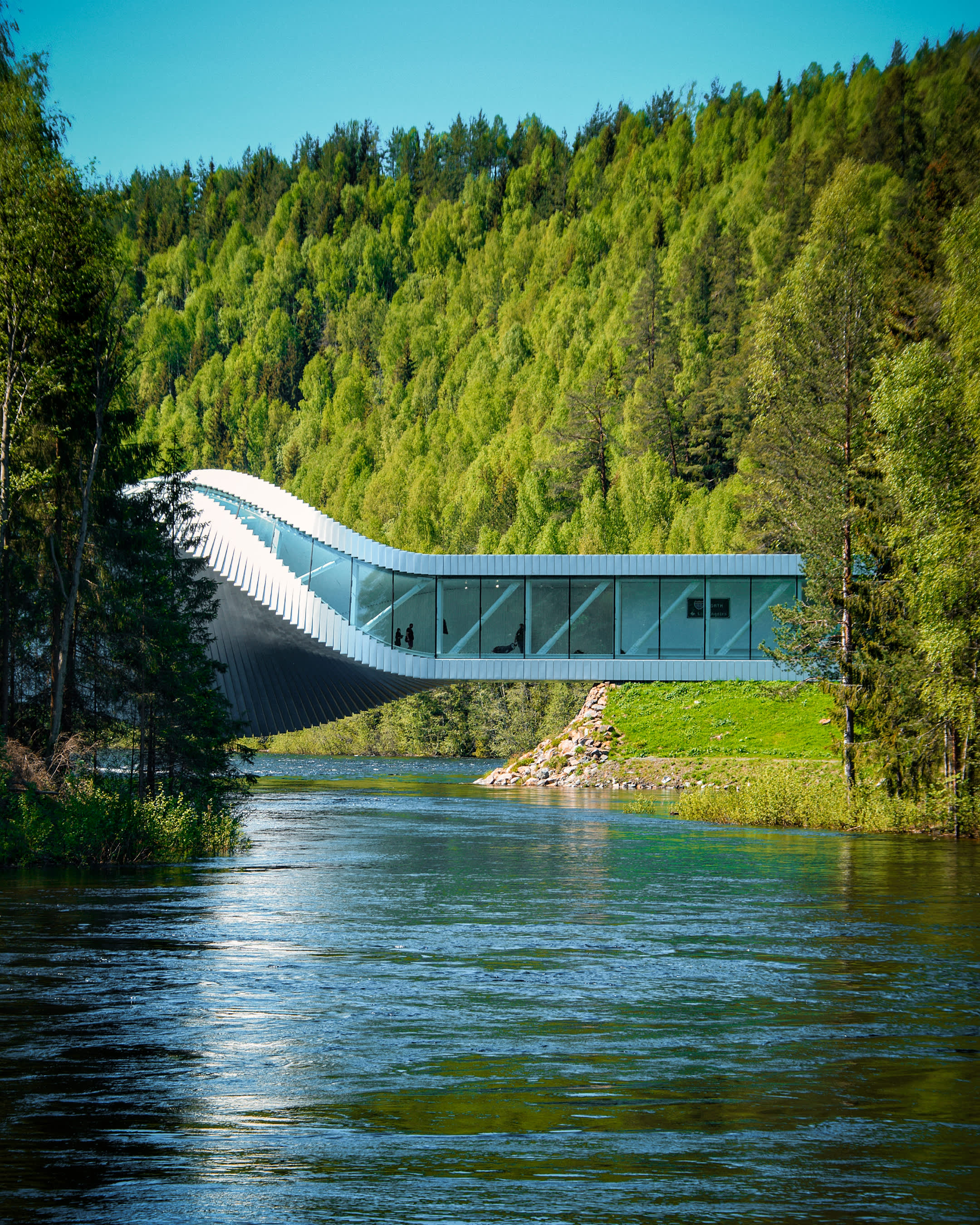 The Twist på Kistefos - Sett fra elva en sommerdag