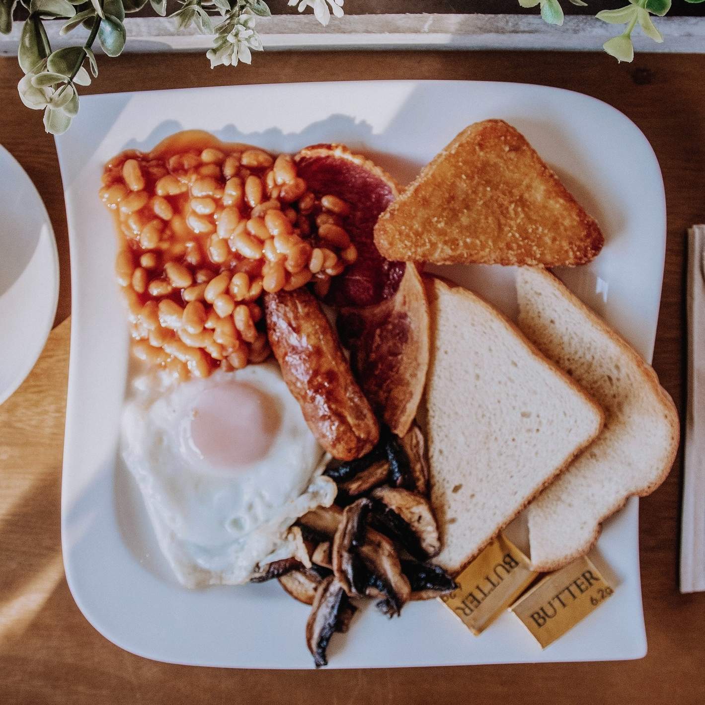 Breakfast at Captains Table at Bucklers Hard