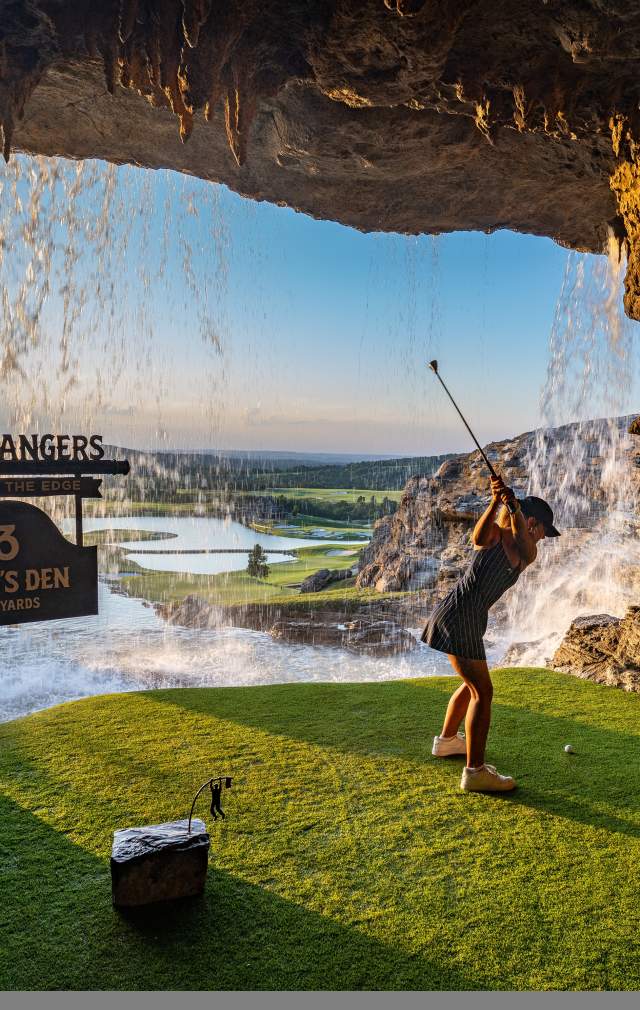 Cliffhangers Hole 3 Cave Golf Scenic