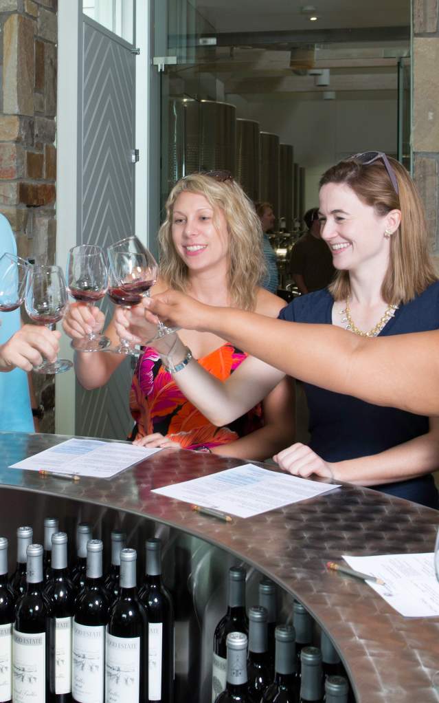 Top 5 Best Tasting Room Atmospheres