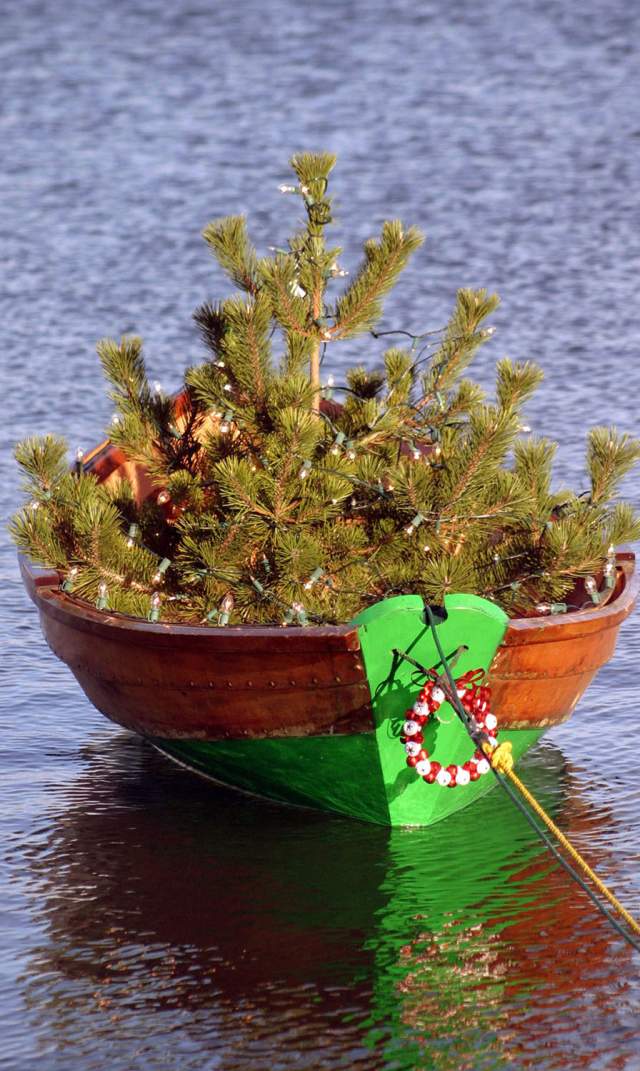 Dory with Tree