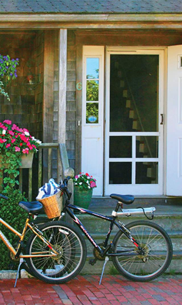 Cobblestone Street, Nantucket - Paul Scharff