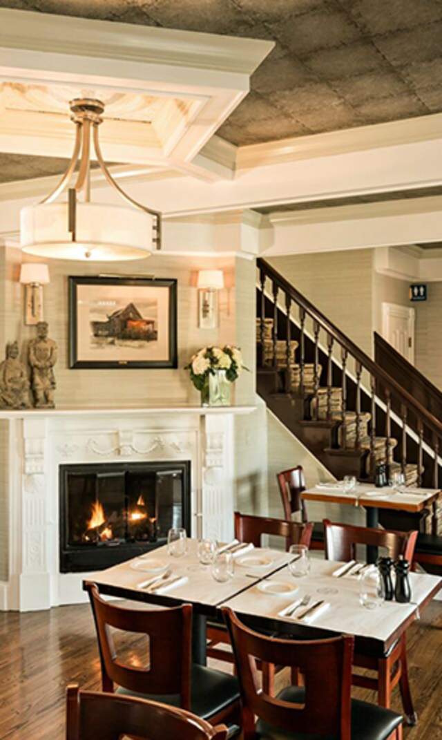 Crowne Pointe Restaurant