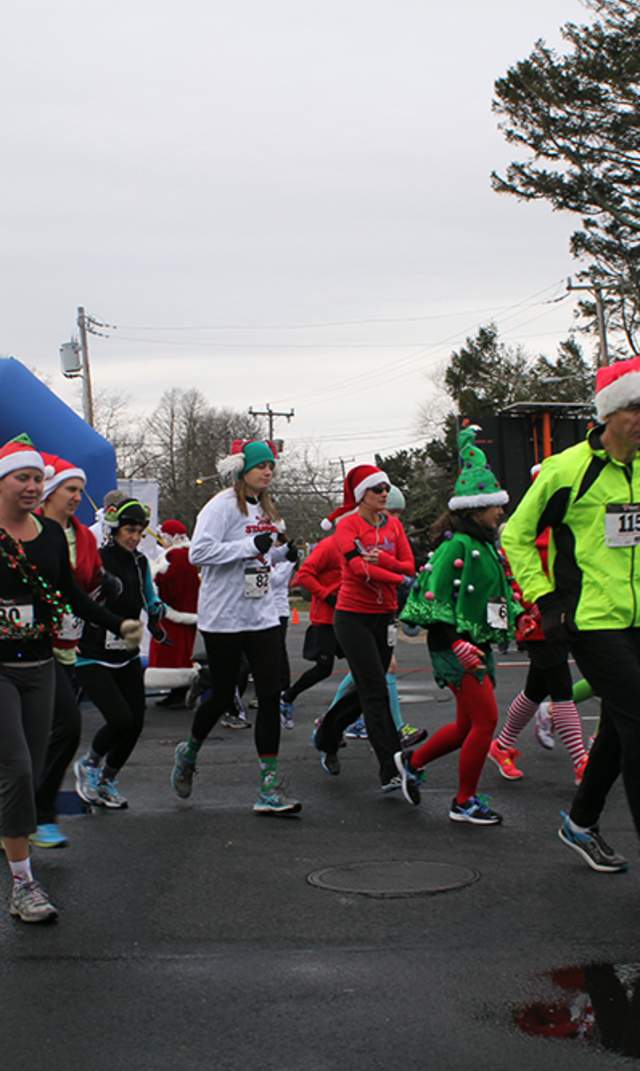 Santa Stampede 5K in Orleans