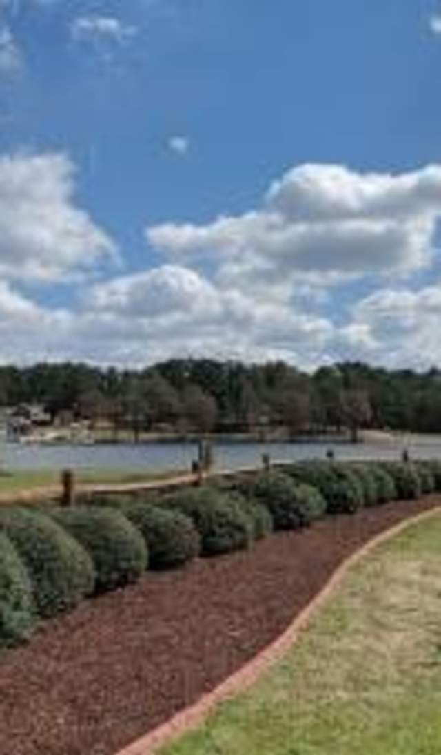 Hope Mills Lake