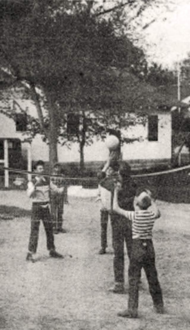Children in the 1950s playing volleyball