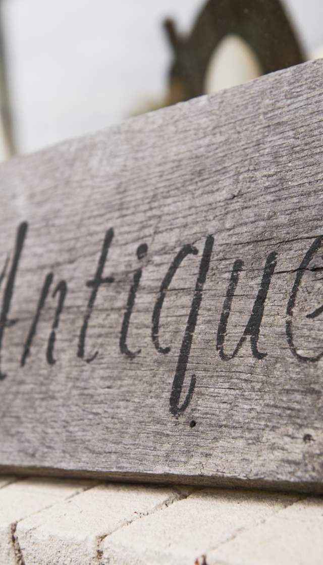 Antiques sign