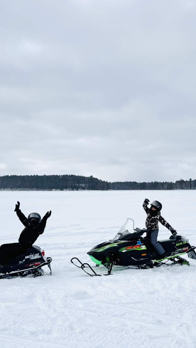 snowmobiles_lake_2025