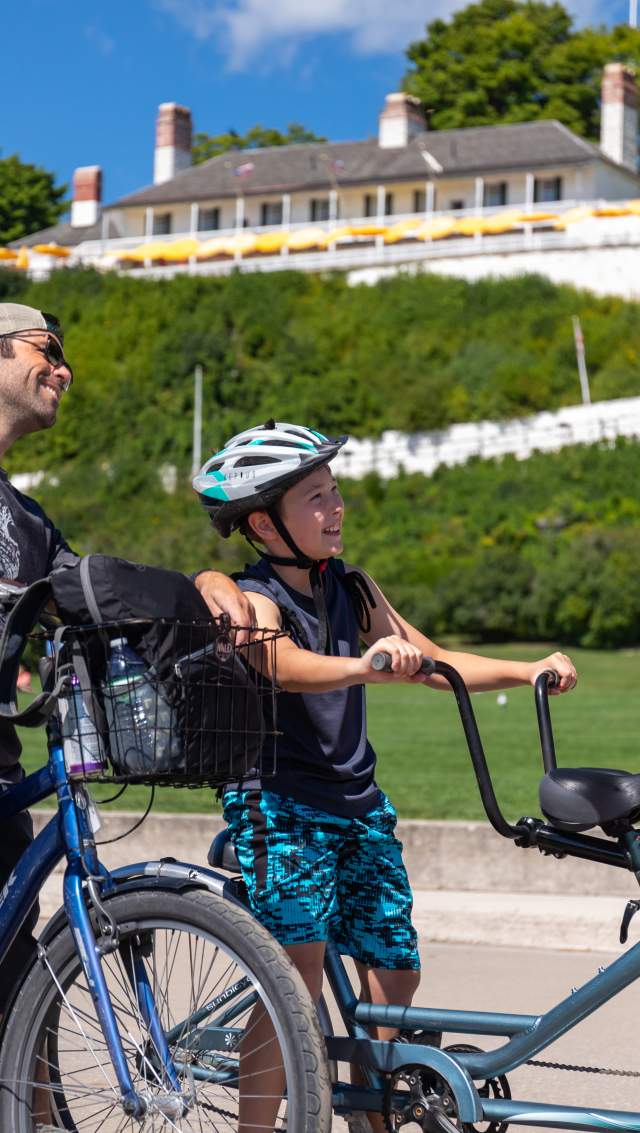 Family on a bike tour