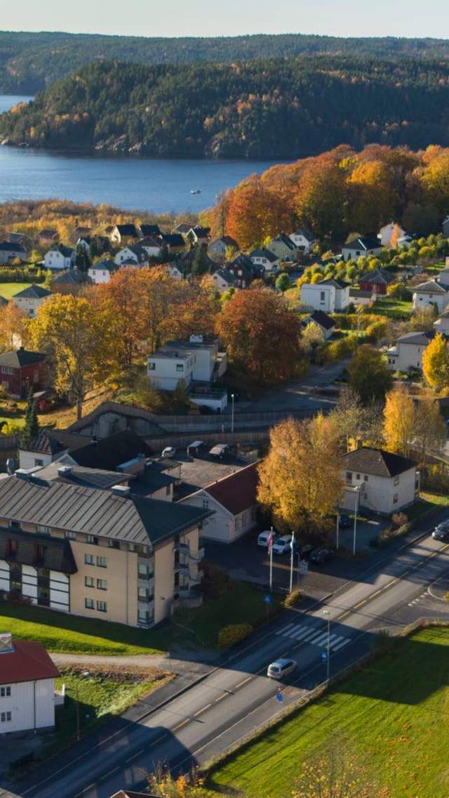 Dronebilde som viser Clarion Collection Park Halden