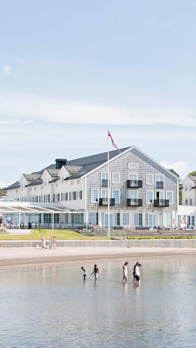 Støtvig Hotell i Moss/Larkollen sett fra vannet