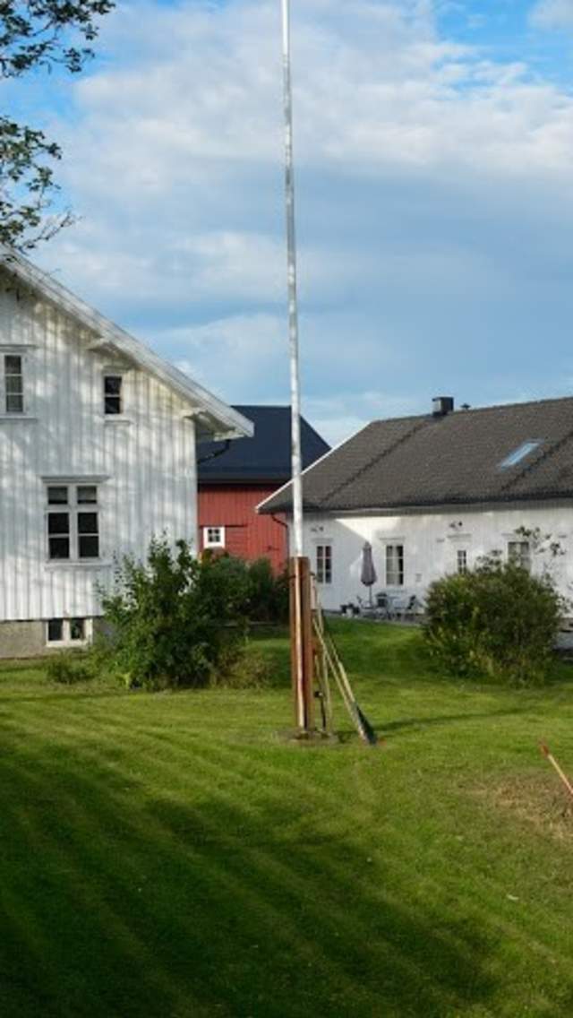 Billitt farm, two white houses. One guest house the other private residence