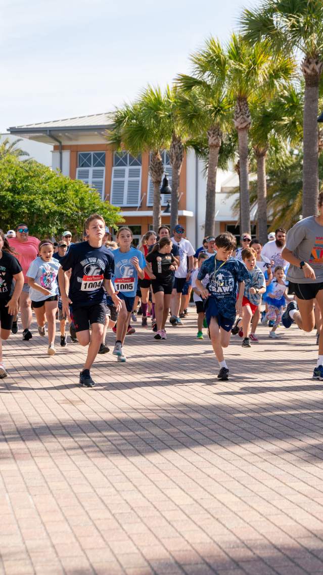 Runners at the Turtle Crawl on Jekyll Island