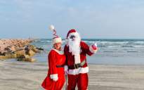santa-holiday-christmas-beach