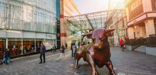 The metal bull statue that guards the main entrance to the Bullring