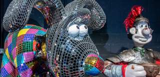 Gromit Unleashed 3 Launch - Mirrorball Gromit and Roman Wallace - CREDIT Simon Boddy