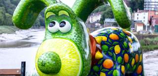 Gromit Unleashed 3 in front of Clifton Suspension Bridge - credit Ambitious