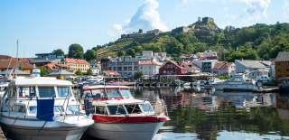 Gjestehavnen i Halden med Fredriksten festning i bakgrunnen.